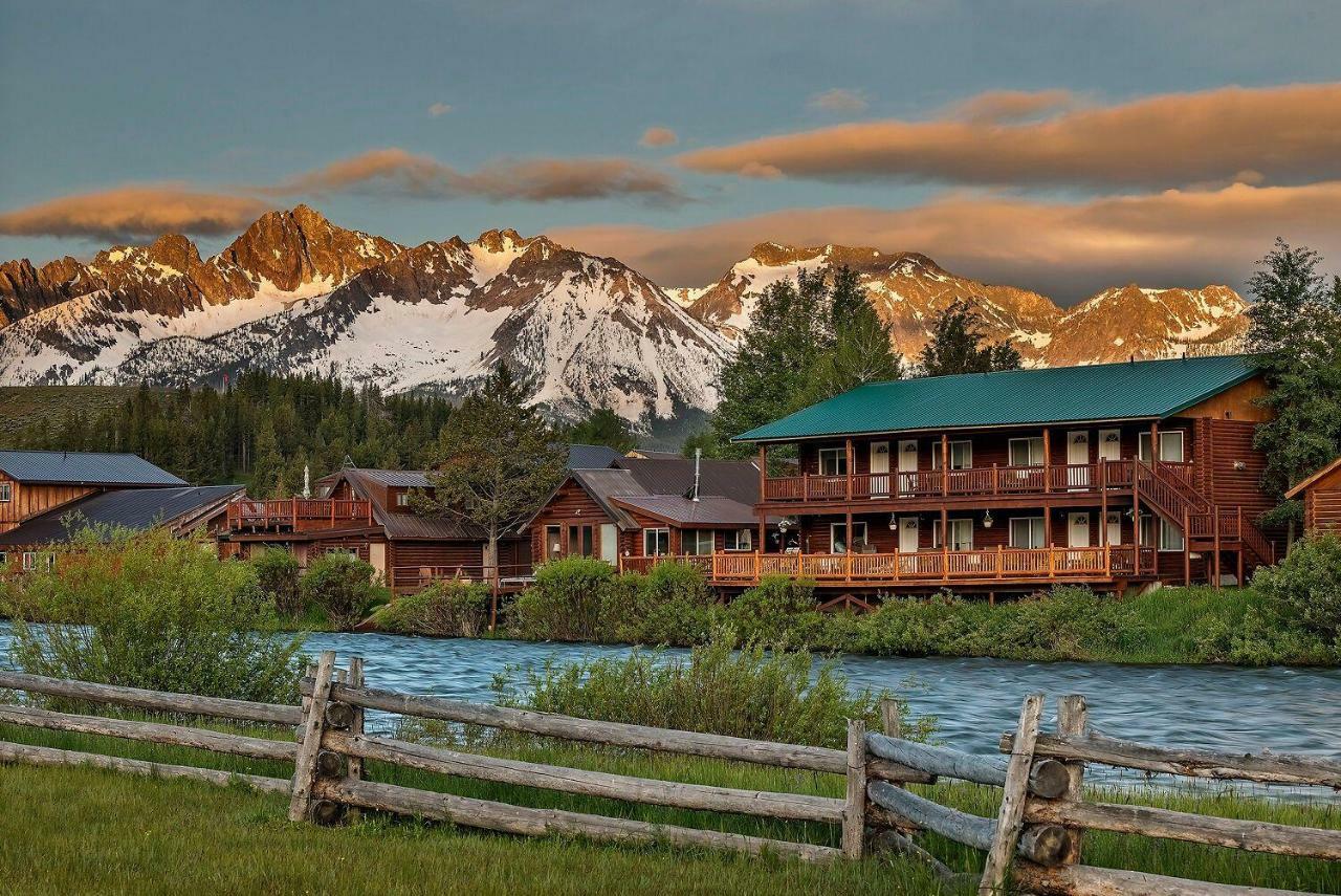 Redfish Riverside Inn Stanley Esterno foto